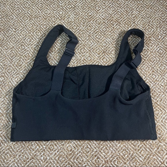 Lululemon Women's Ribbed Train Bra Sports Black Sz 4   Outdoor Gym Exercise EUC - Picture 2 of 7